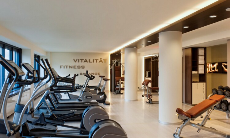 Cardio equipment at the Estrel fitness area