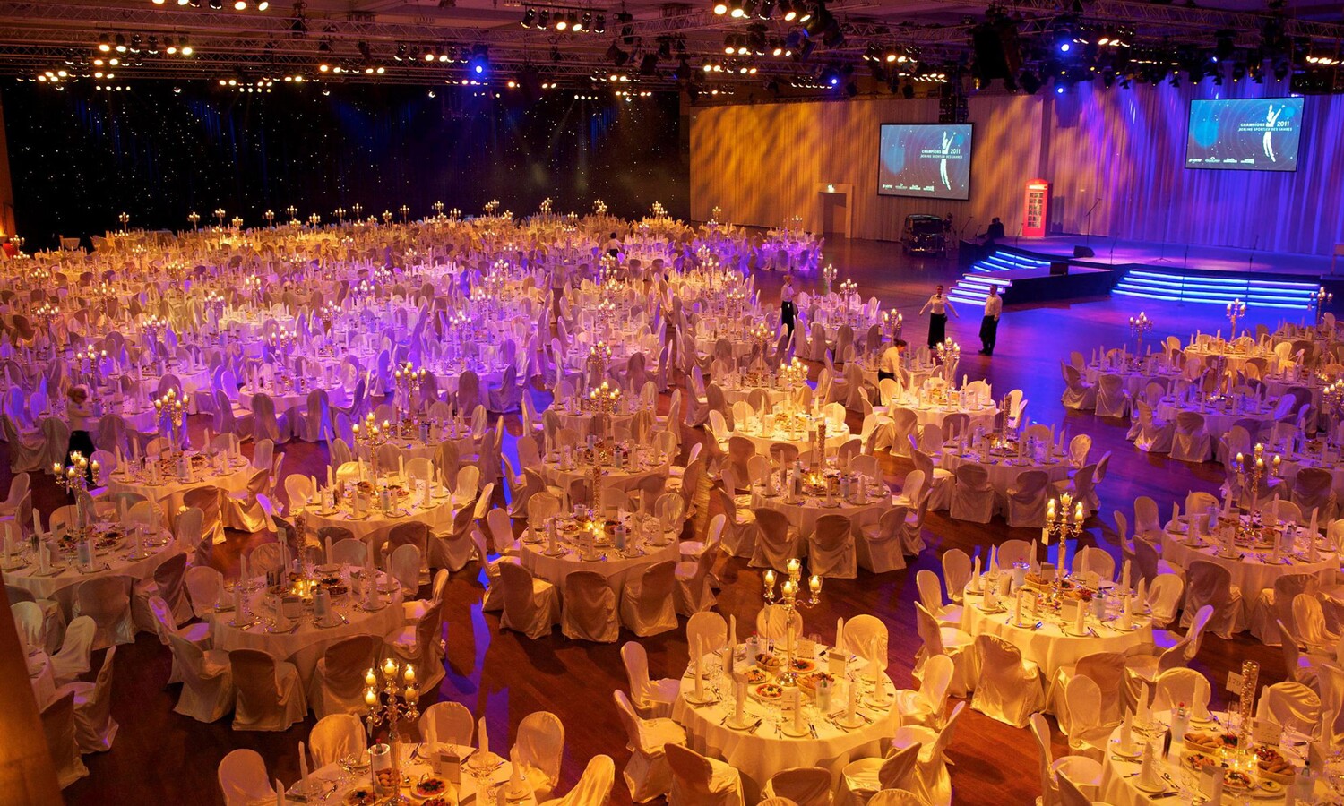 Bankettbestuhlung zur Champions Gala im ECC Berlin