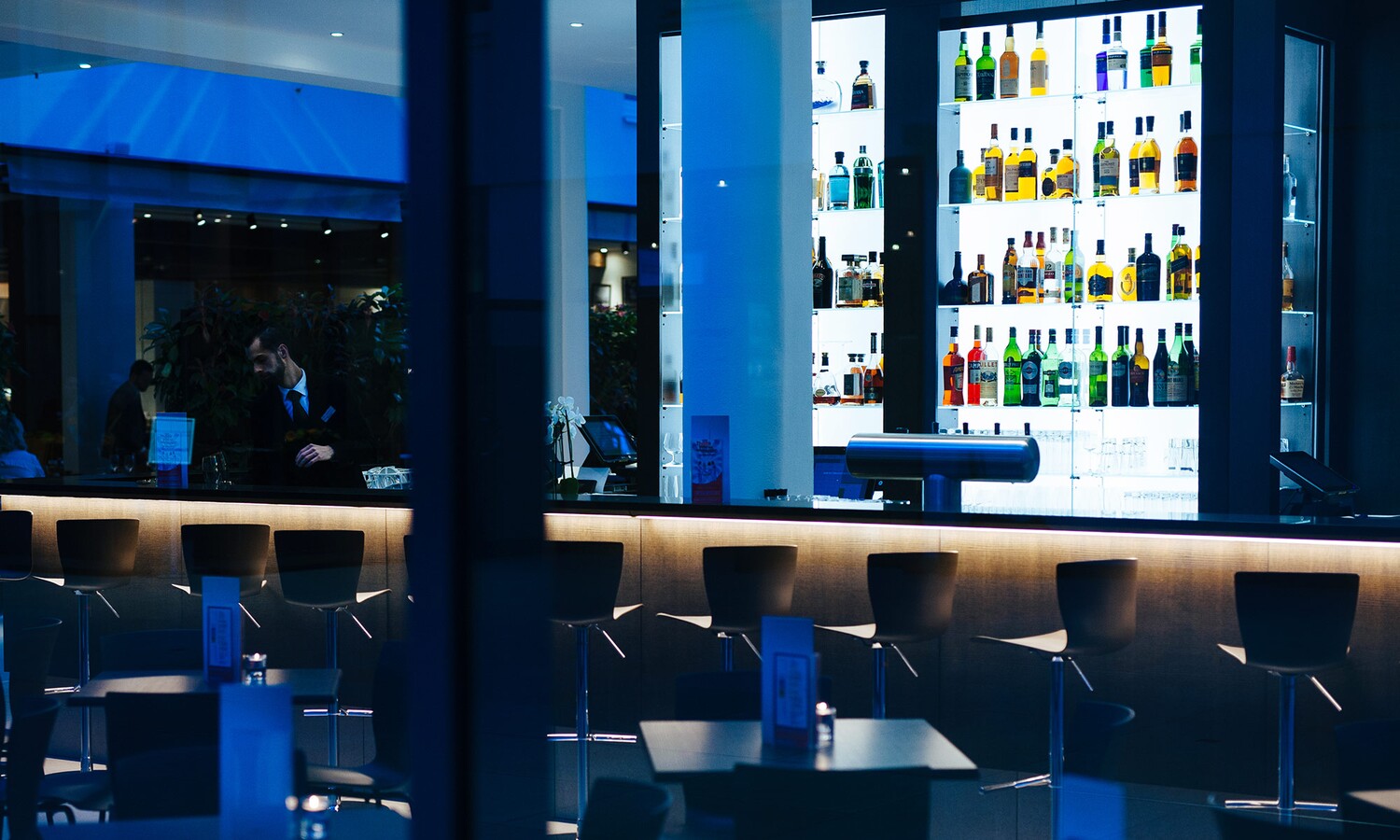 Abendstimmung an Atriumbar